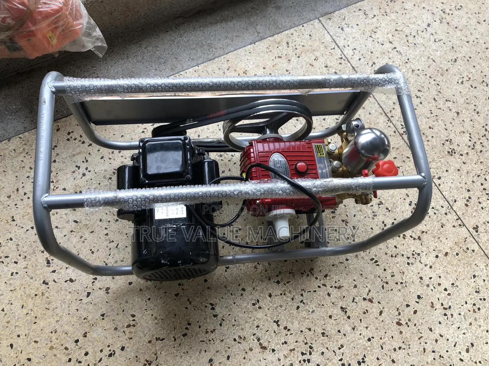 Electric Car Washer With a V45 Power Sprayer