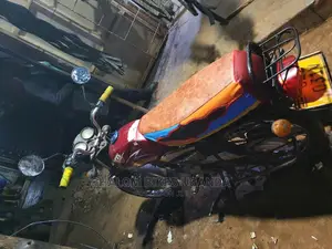 TVS Apache 180 RTR 2017 Gold