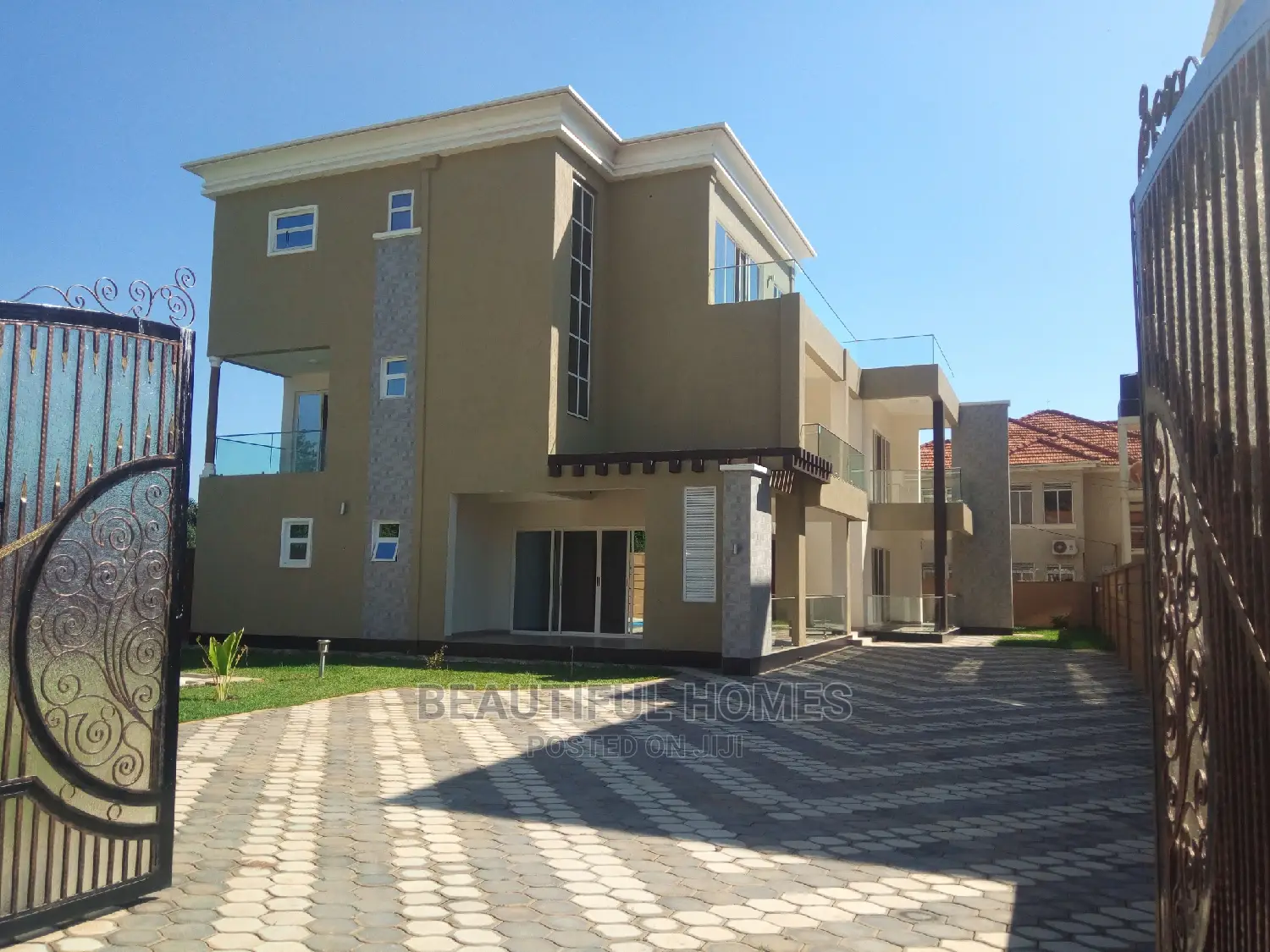 Furnished 6bdrm House in Munyonyo, Makindye for Sale