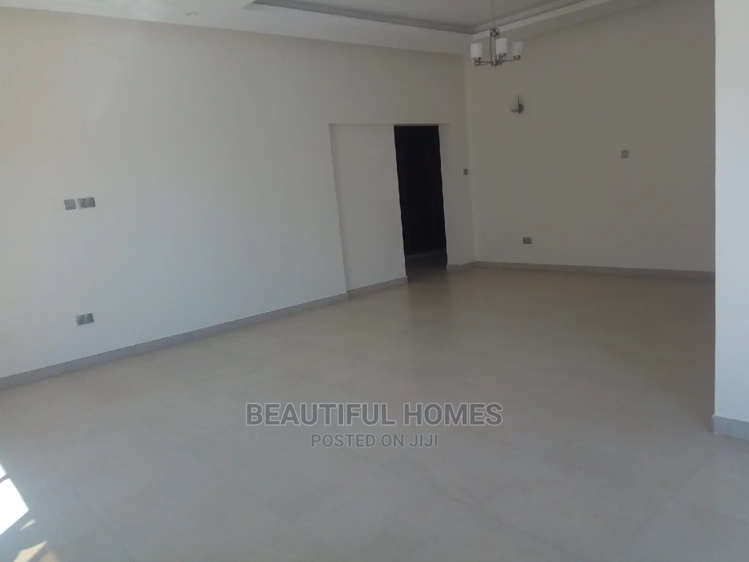 Furnished 6bdrm Mansion in Munyonyo, Makindye for Sale