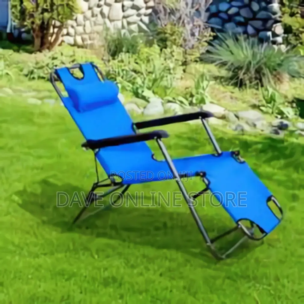Foldable Outdoor Lounge Chair -