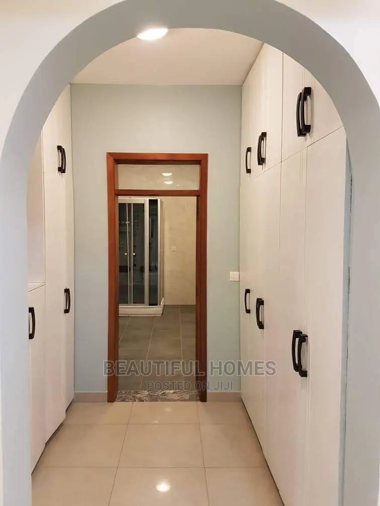Furnished 6bdrm Mansion in Munyonyo, Makindye for Sale