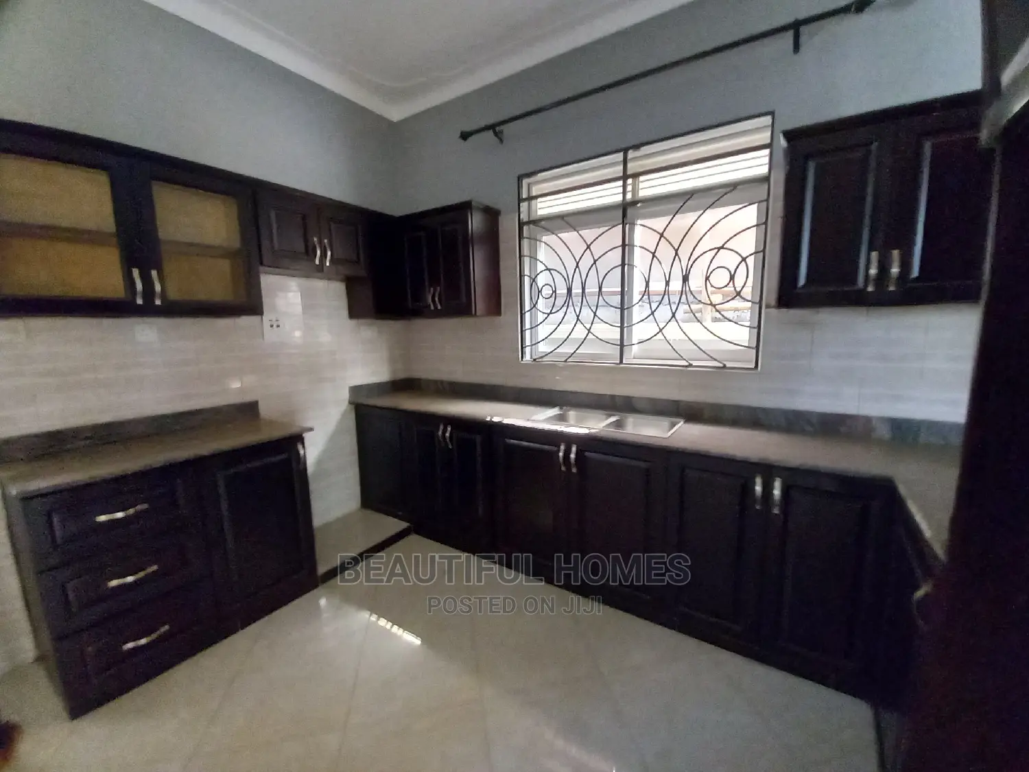 Furnished 4bdrm Bungalow in Kira for Sale
