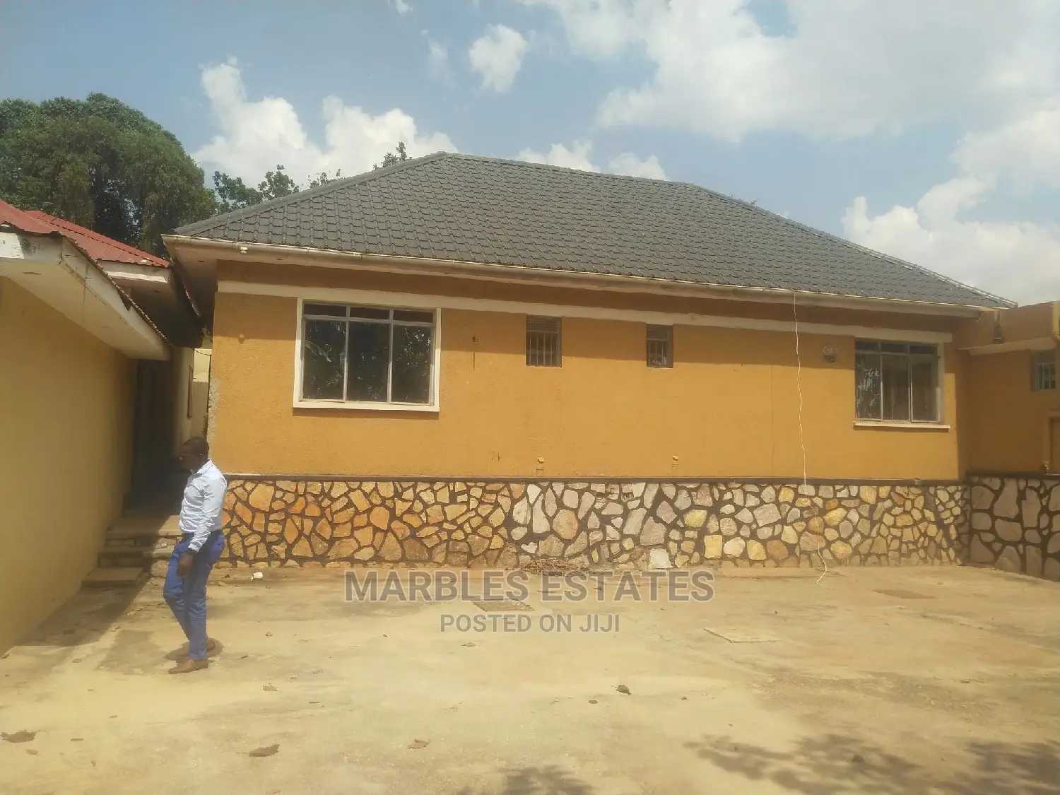 10bdrm House in Muyenga, Central Division for Sale