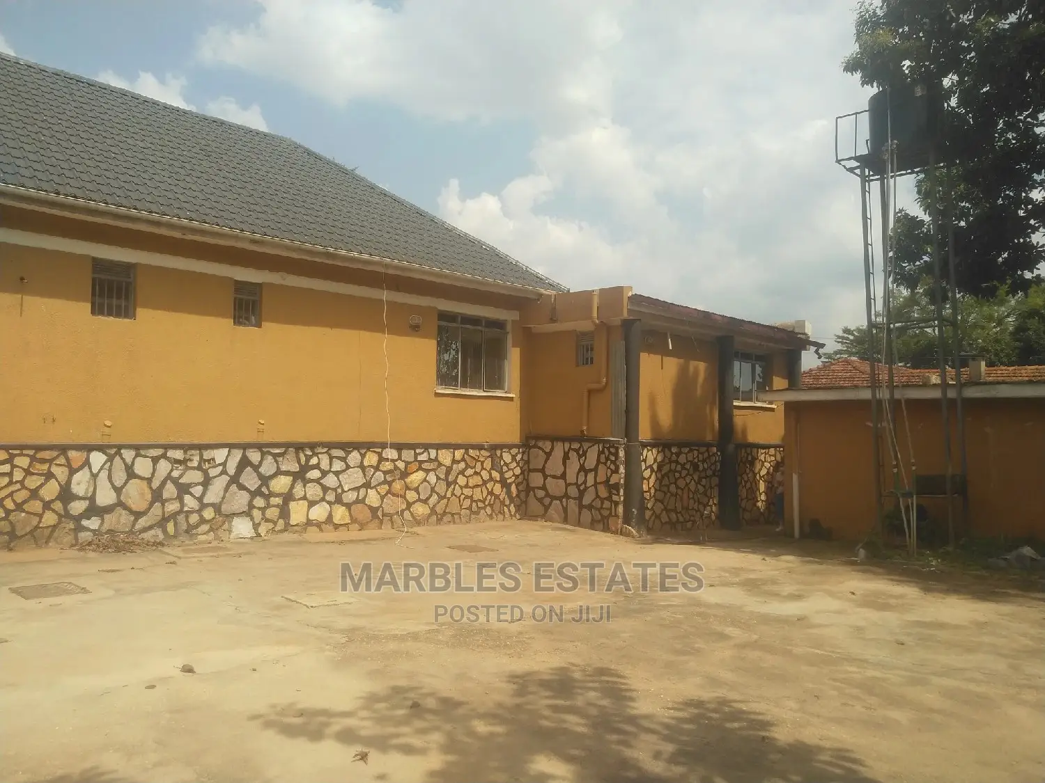 10bdrm House in Muyenga, Central Division for Sale