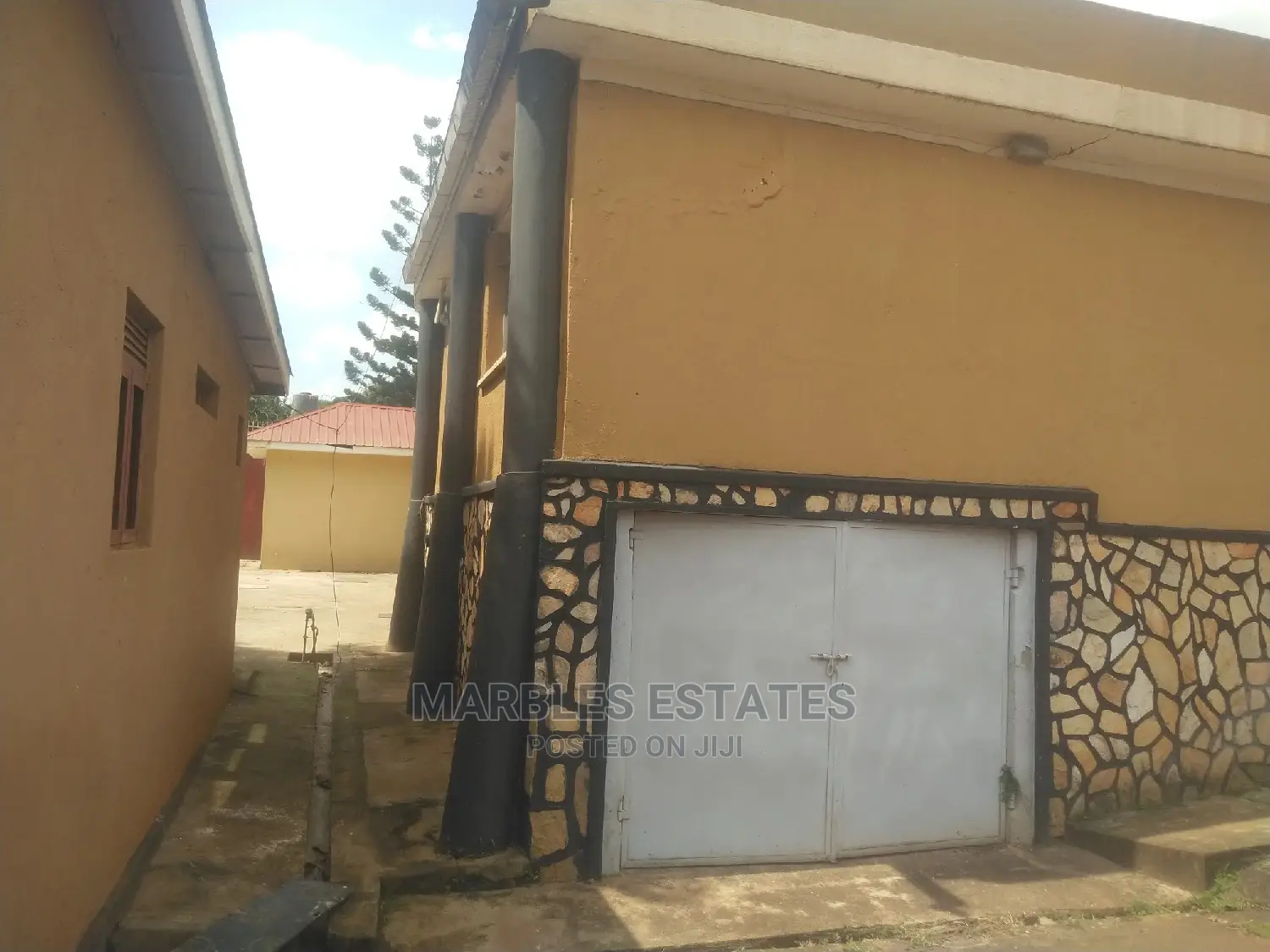 10bdrm House in Muyenga, Central Division for Sale