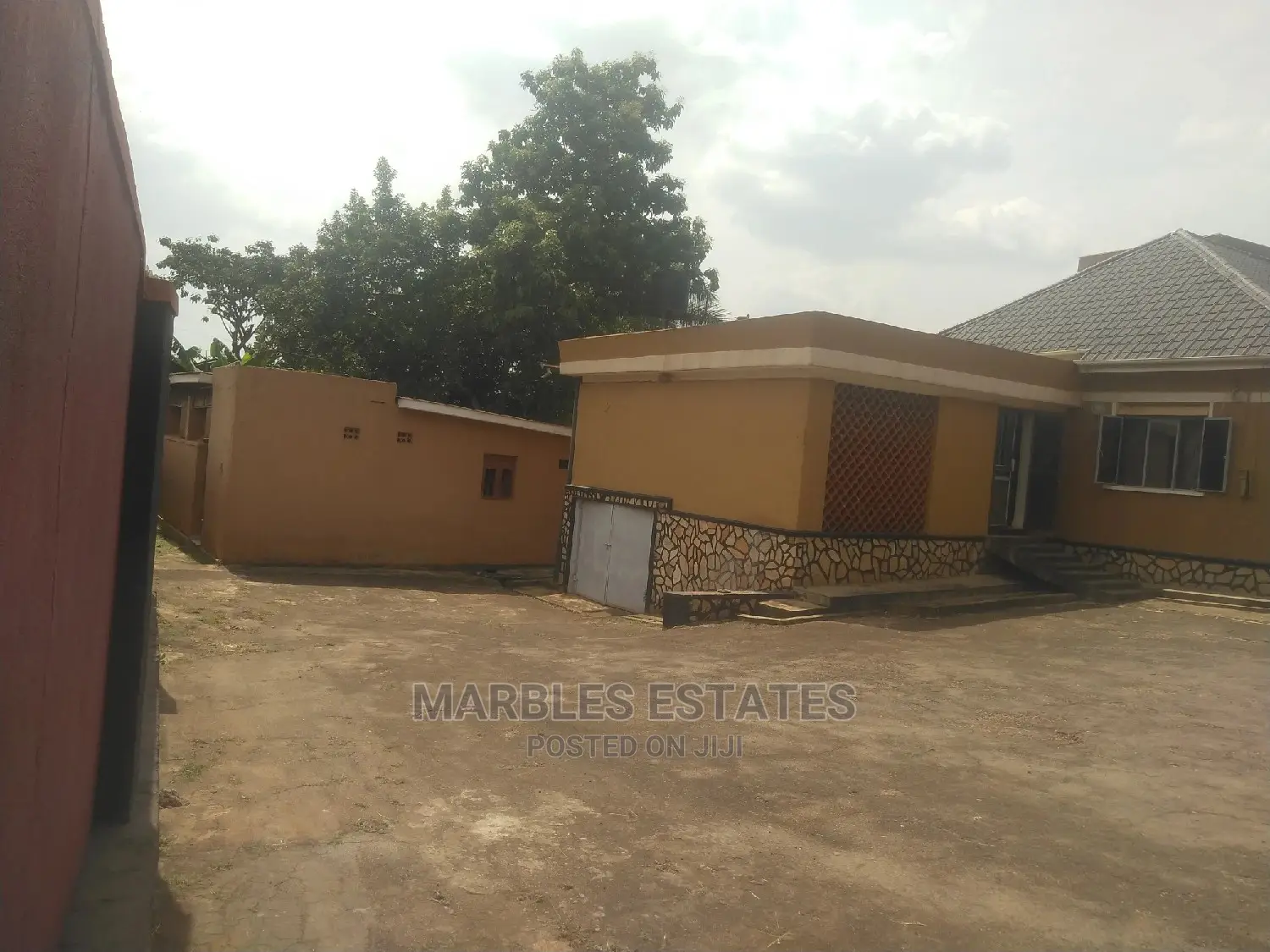10bdrm House in Muyenga, Central Division for Sale