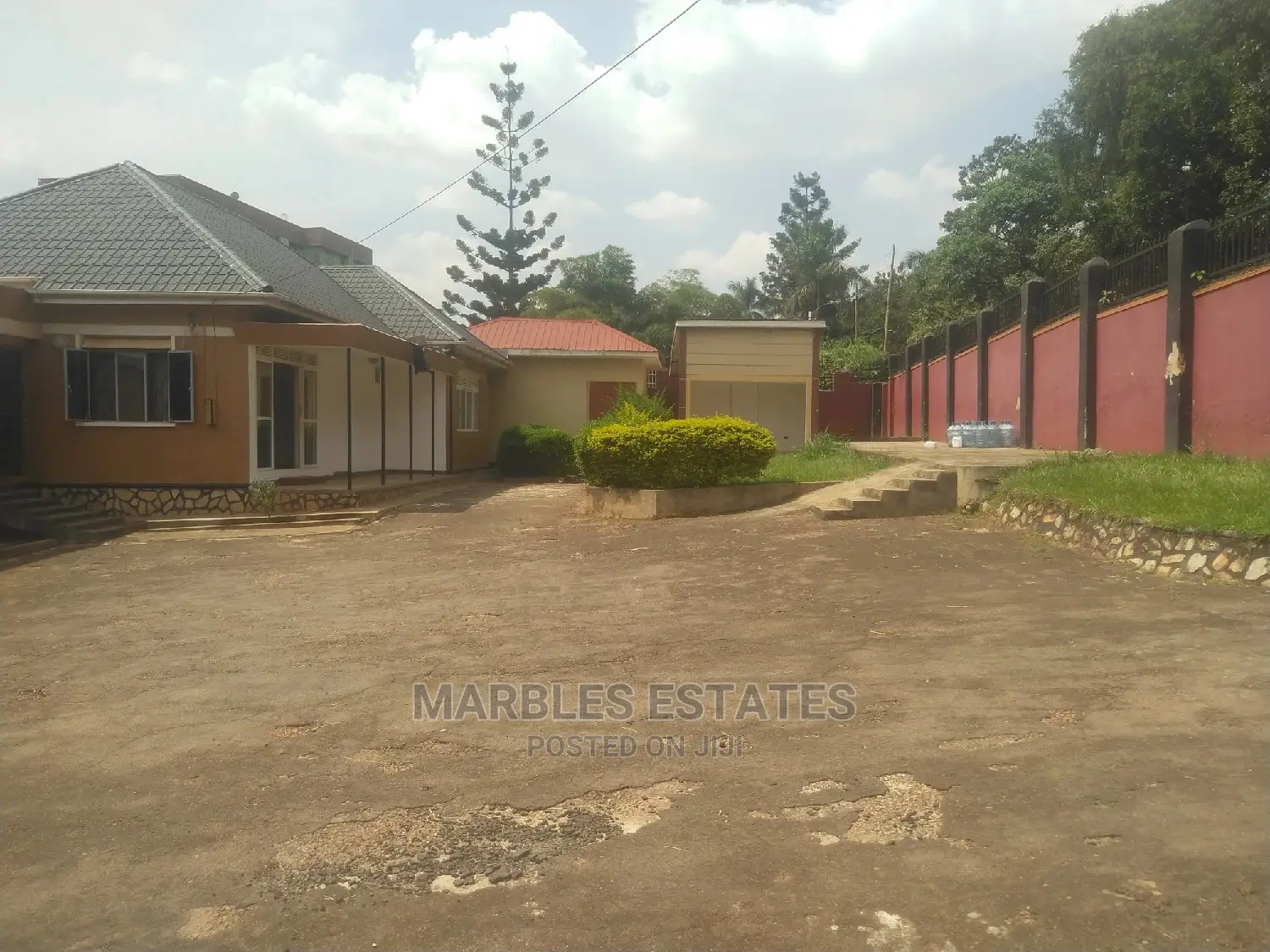 10bdrm House in Muyenga, Central Division for Sale