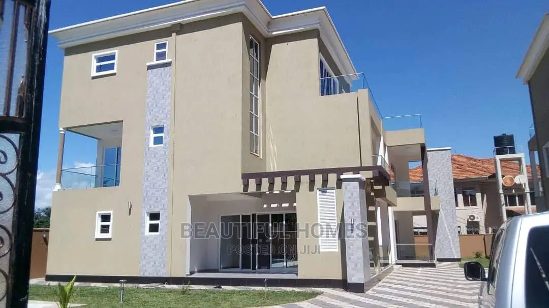 Furnished 6bdrm Mansion in Munyonyo, Makindye for Sale