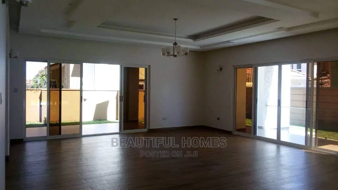 Furnished 6bdrm Mansion in Munyonyo, Makindye for Sale