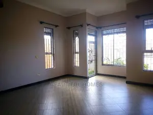 Furnished 4bdrm Villa in Tarmack Estate, Kira for Sale