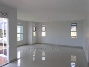 Furnished 4bdrm Villa in Tarmacked, Kira for Sale
