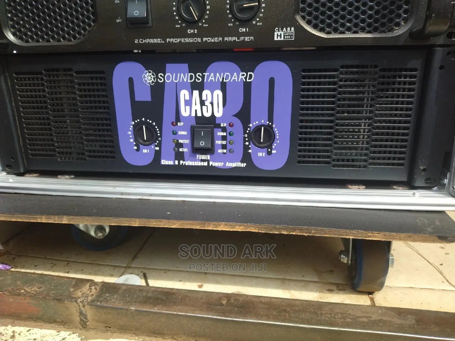 Sound Standard Professional Amplifier