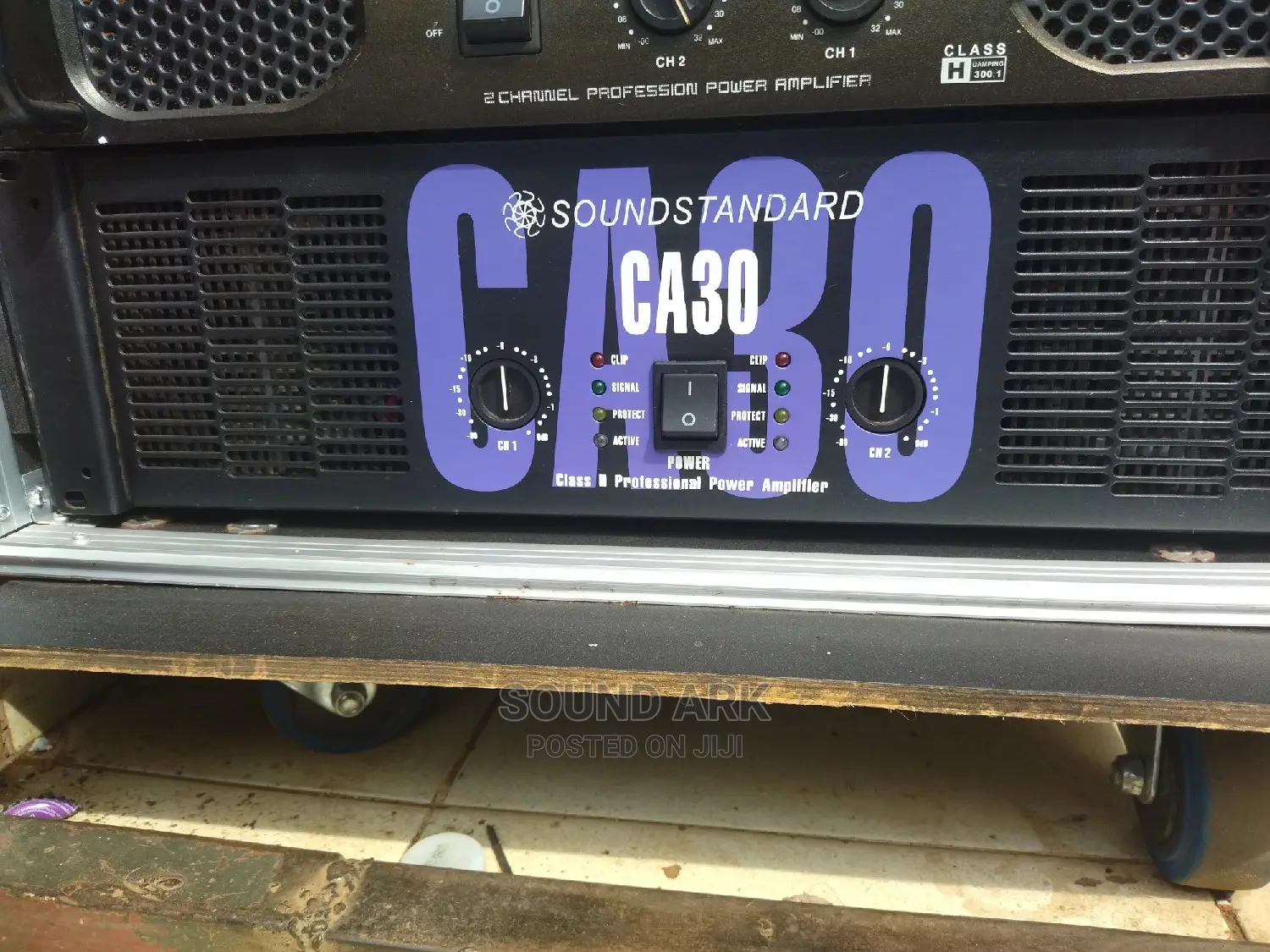 Sound Standard Professional Amplifier