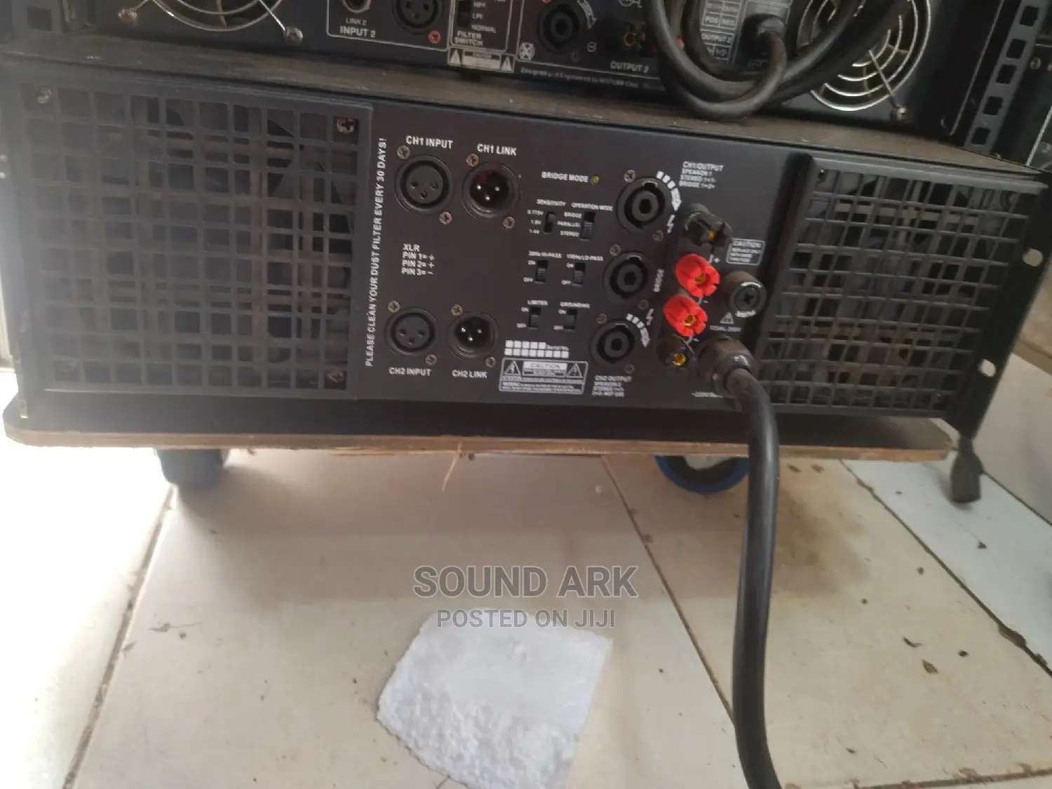 Sound Standard Professional Amplifier