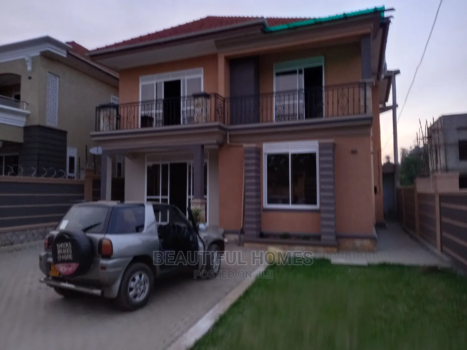 Furnished 4bdrm House in Corporate, Kira for Sale
