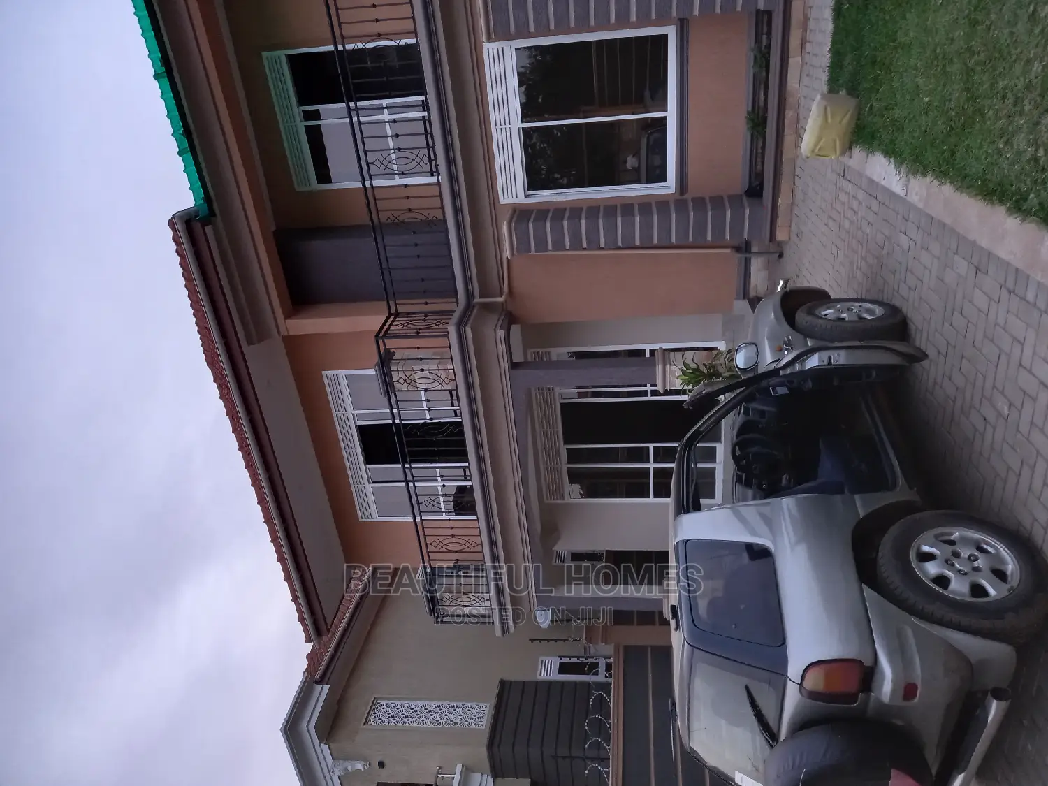 Furnished 4bdrm House in Corporate, Kira for Sale