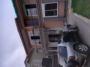 Furnished 4bdrm House in Corporate, Kira for Sale