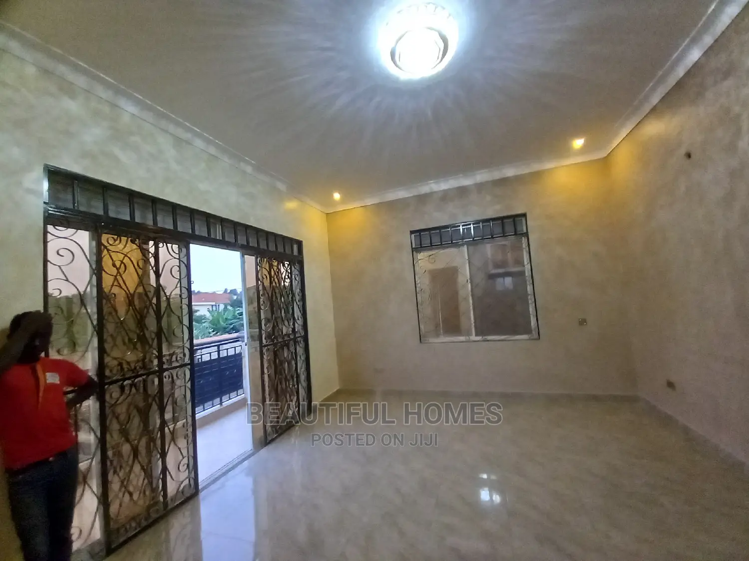 Furnished 4bdrm House in Corporate, Kira for Sale