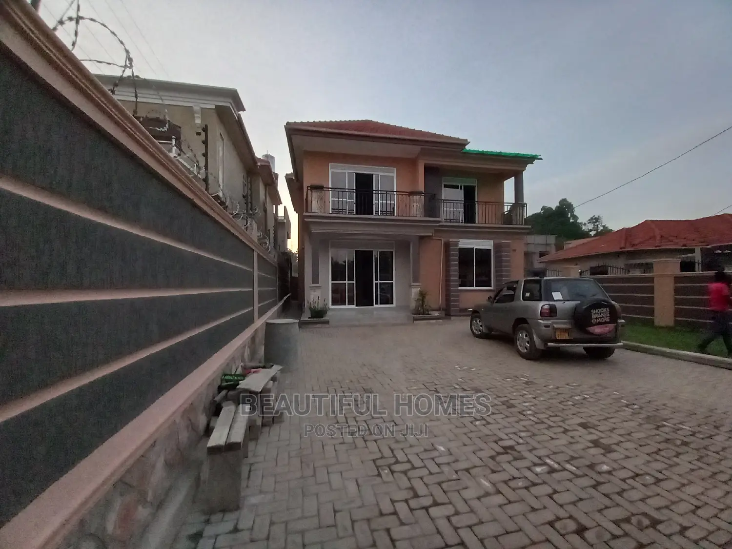 Furnished 4bdrm Mansion in Ministers Village, Kira for Sale