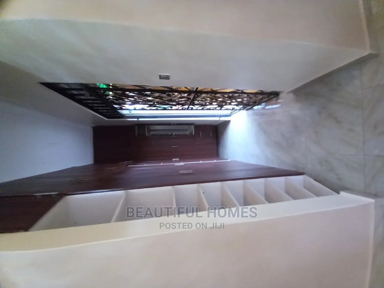 Furnished 4bdrm Mansion in Ministers Village, Kira for Sale