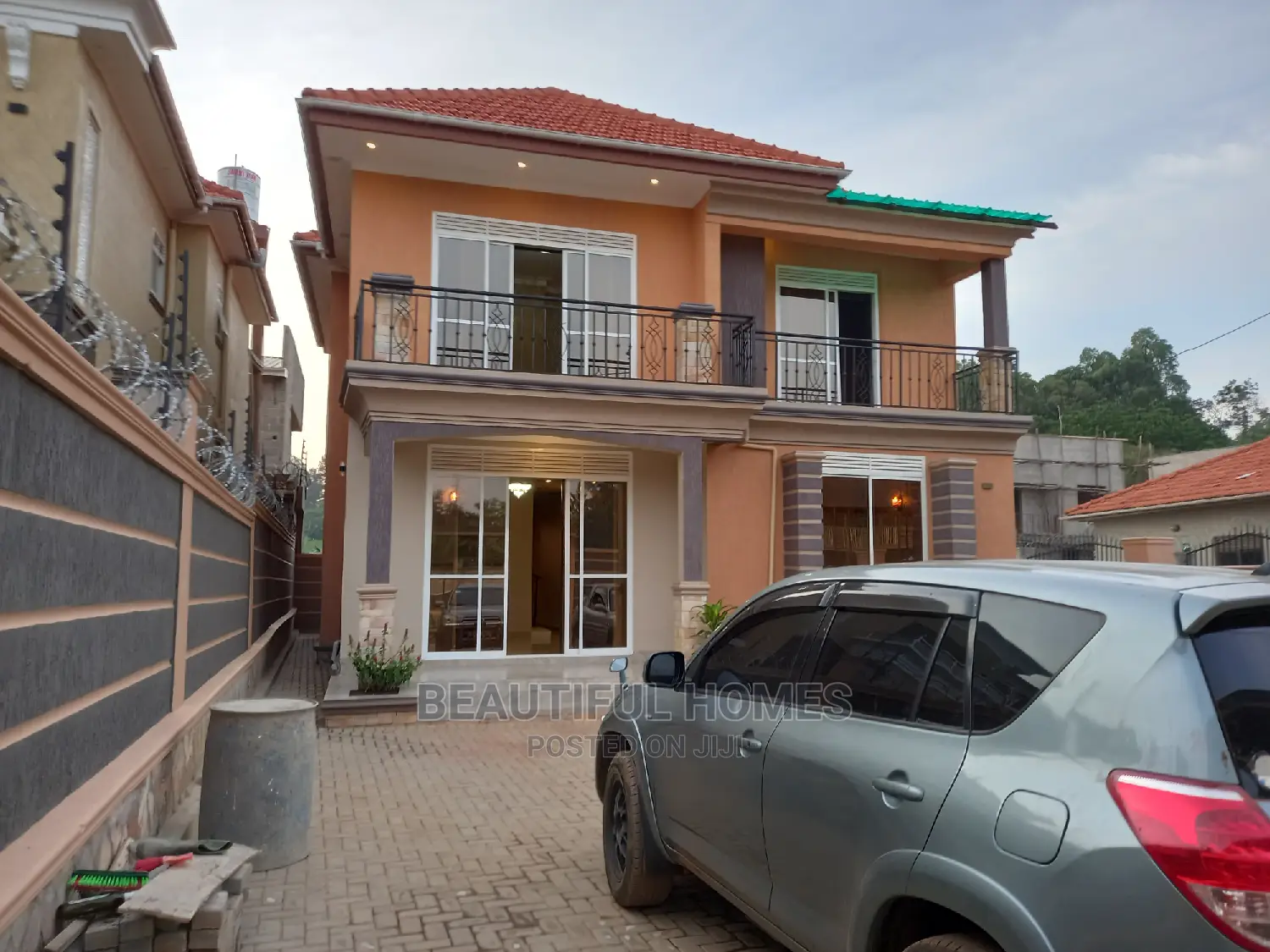 Furnished 4bdrm House in Tarmacked, Kira for Sale