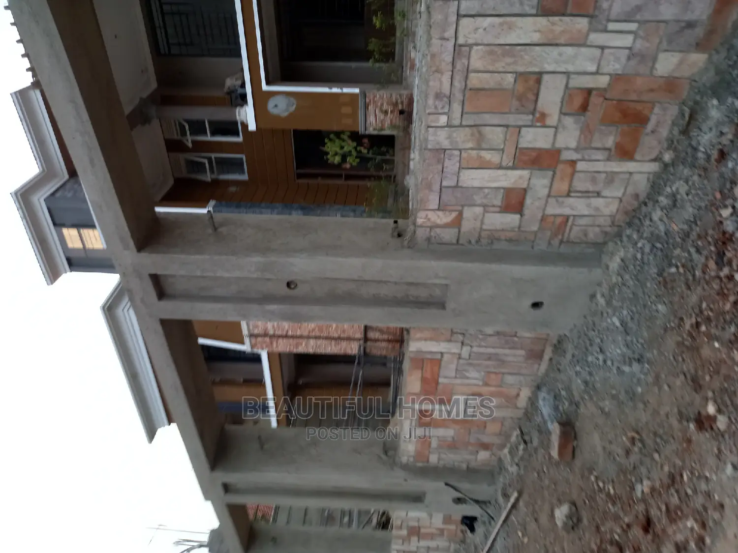 Furnished 5bdrm Mansion in Kira for Sale
