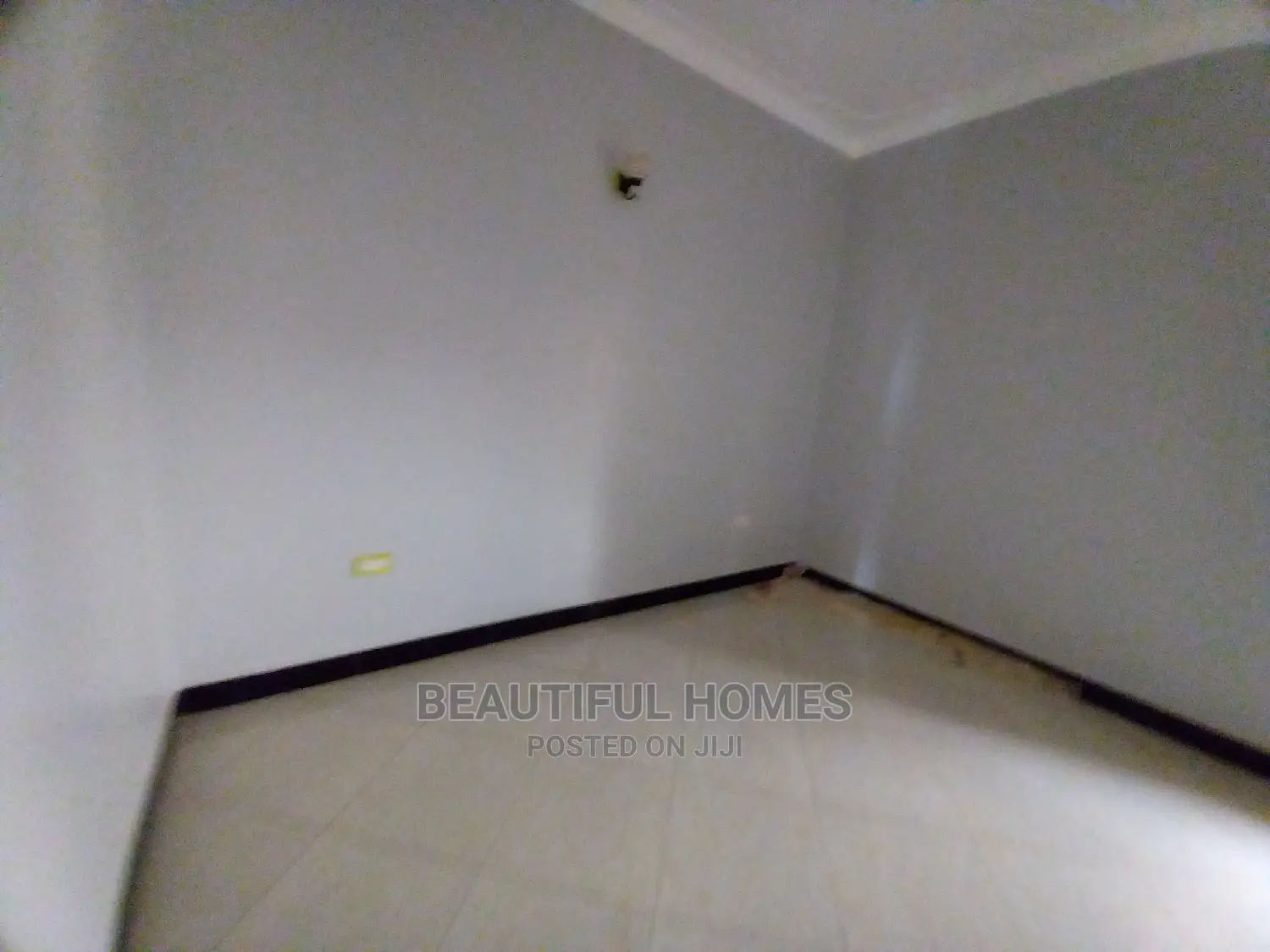 Furnished 4bdrm House in Kira Posh for Sale