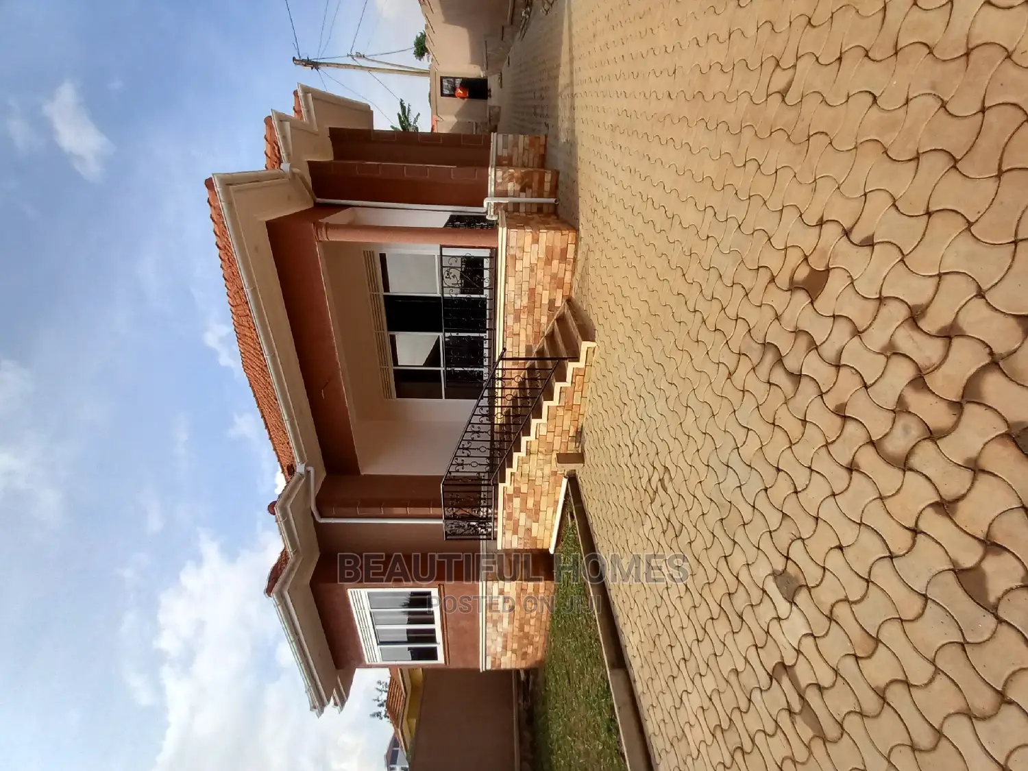 Furnished 4bdrm Mansion in Tarmack Estate, Kira for Sale