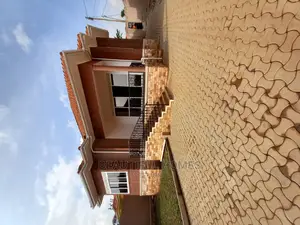 Furnished 4bdrm Mansion in Tarmack Estate, Kira for Sale