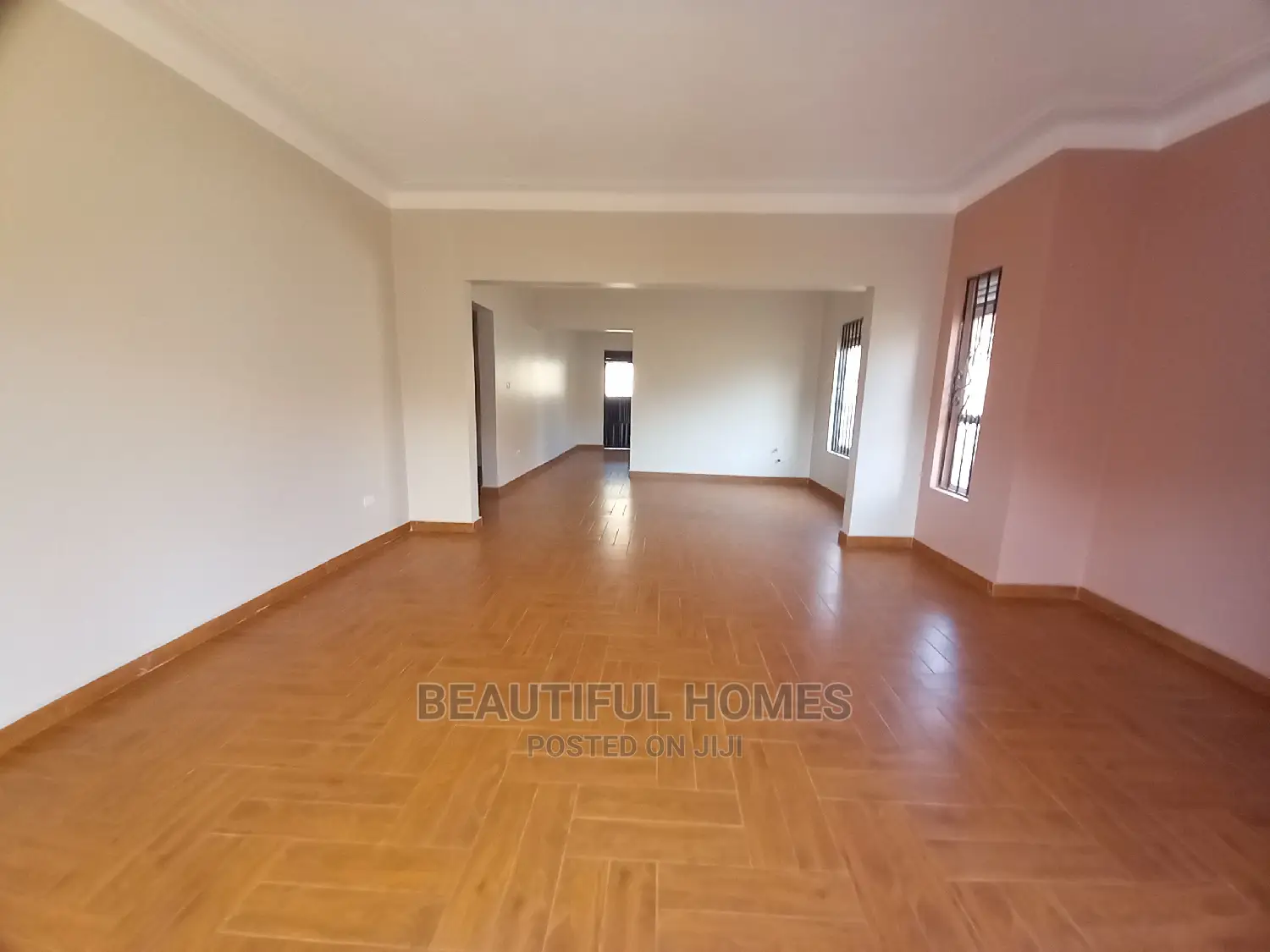 Furnished 4bdrm Mansion in Tarmack Estate, Kira for Sale