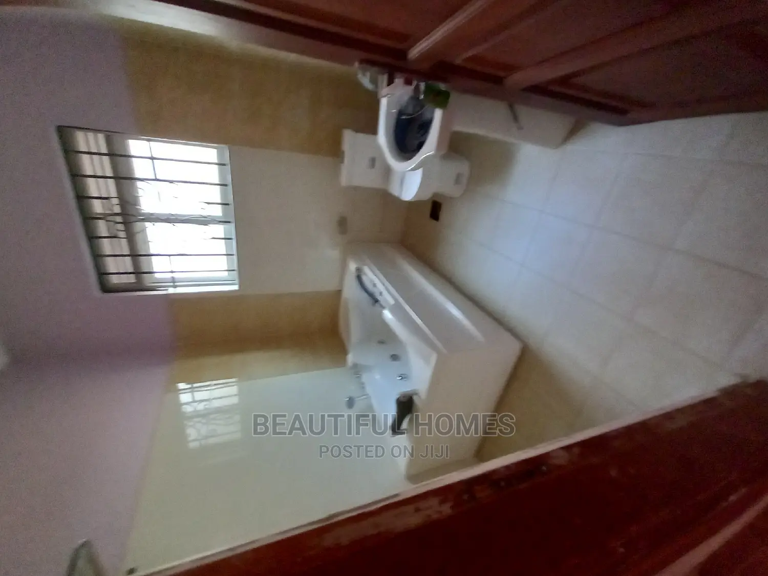 Furnished 4bdrm Mansion in Tarmack Estate, Kira for Sale
