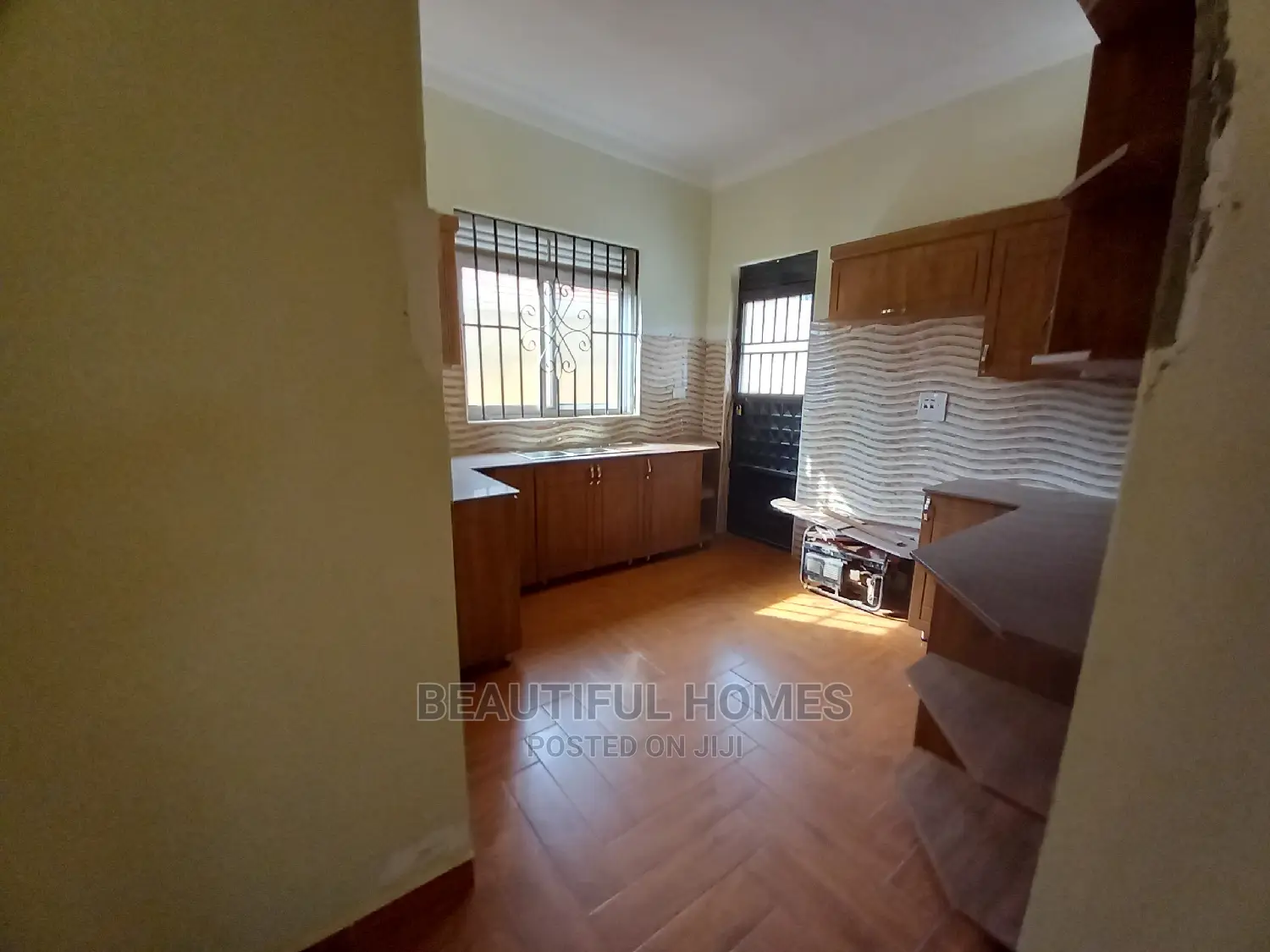 Furnished 4bdrm House in Ministers Estate, Kira for Sale
