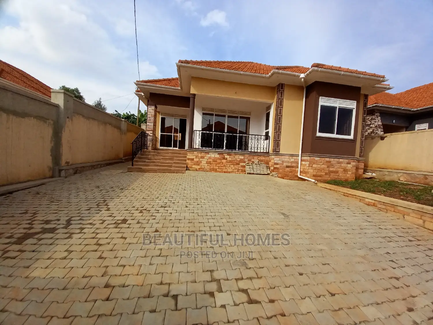 Furnished 4bdrm House in Kira for Sale