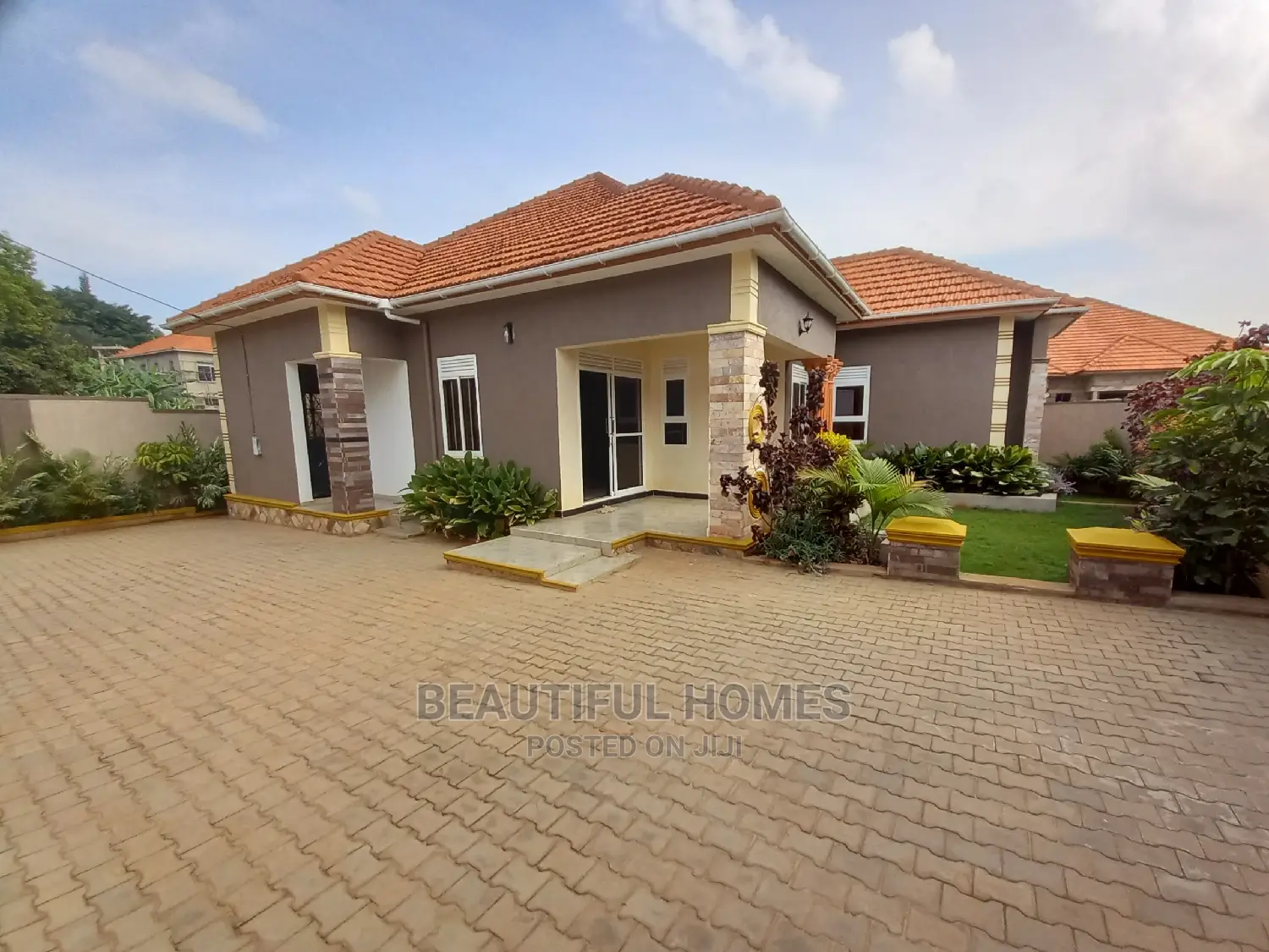 Furnished 4bdrm House in Kira for Sale