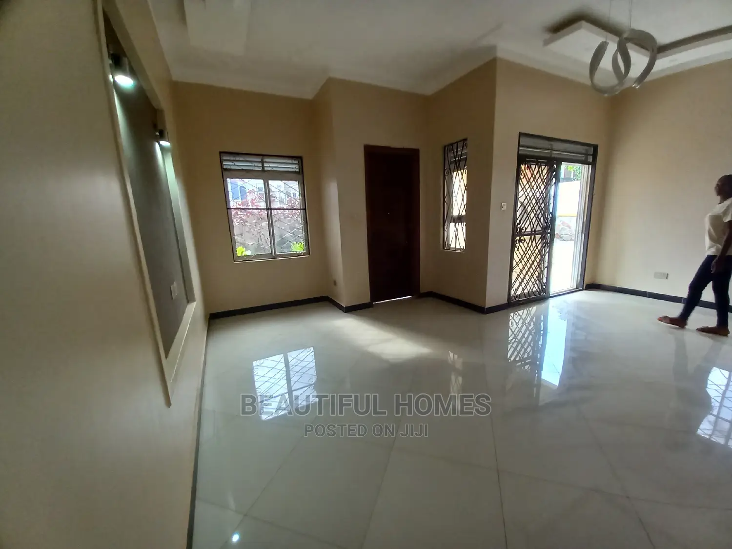 Furnished 4bdrm House in Kira Ministers for Sale