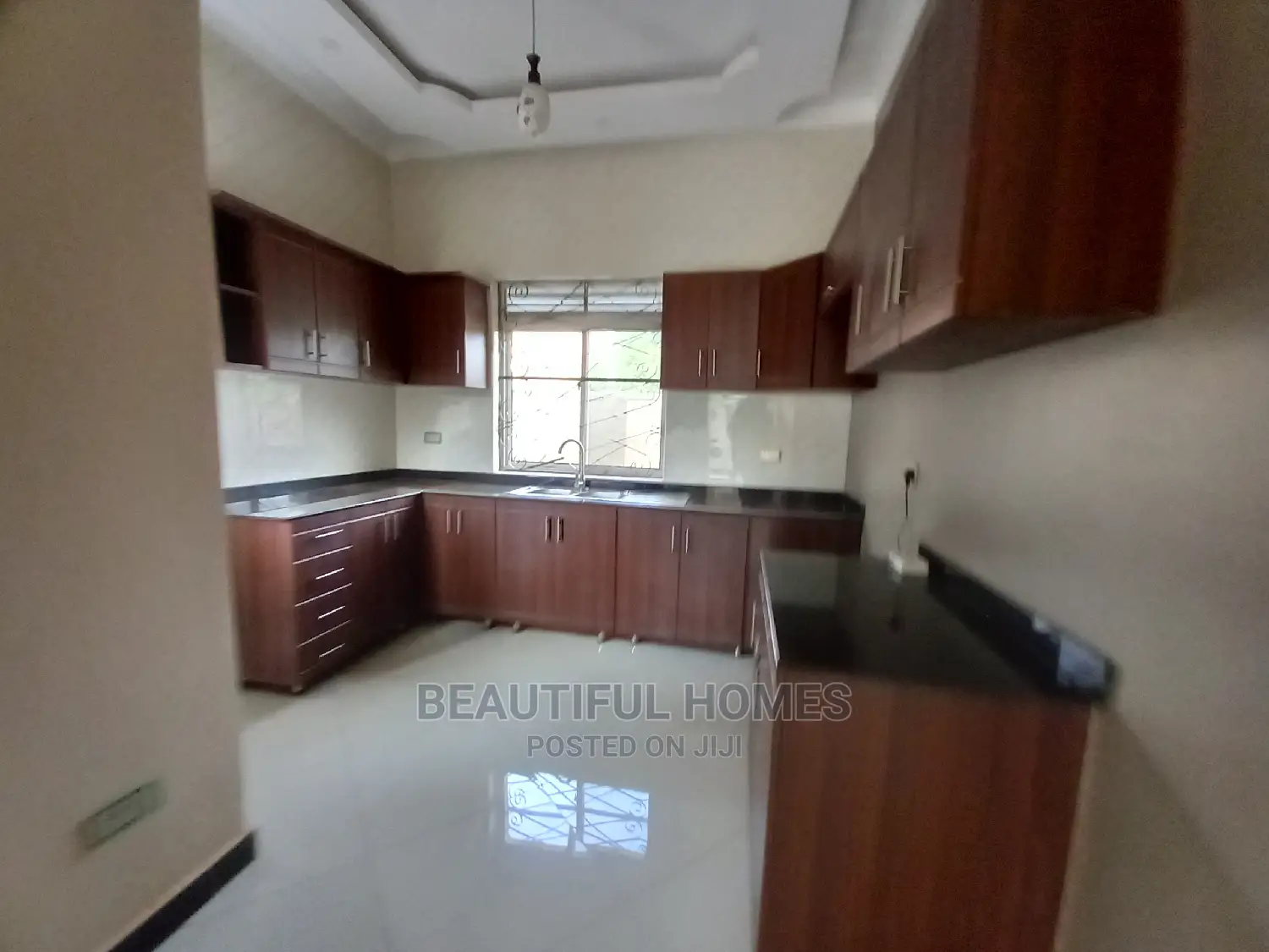 Furnished 4bdrm House in Kira Ministers for Sale