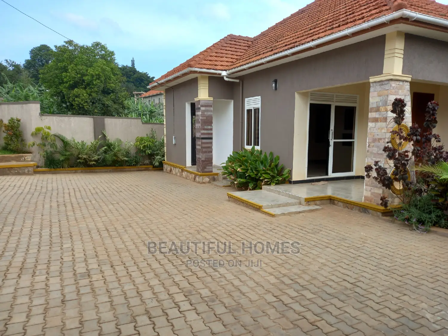 Furnished 4bdrm House in Kira Mamerito, Central Division for Sale