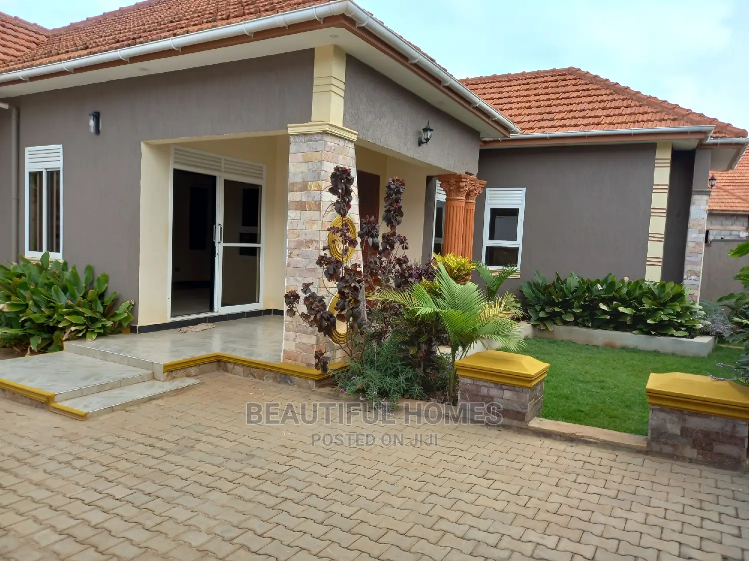 Furnished 4bdrm House in Kira Mamerito, Central Division for Sale