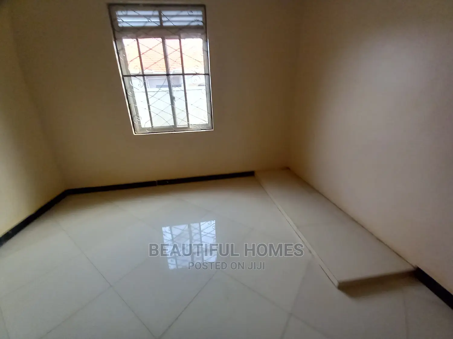 Furnished 4bdrm House in Kira Mamerito, Central Division for Sale