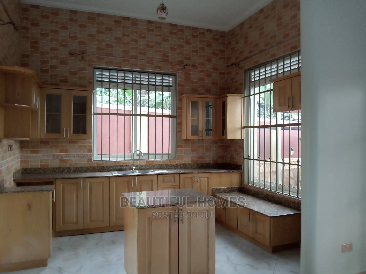 Furnished 4bdrm House in Kira Classy Estate for Sale