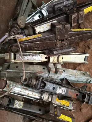 Car Jacks (5)