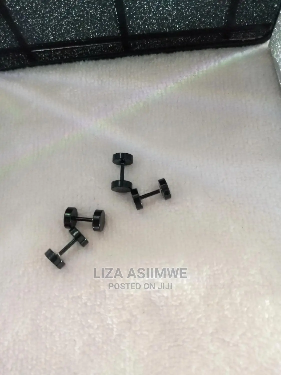 Screw Earpins Available in Black
