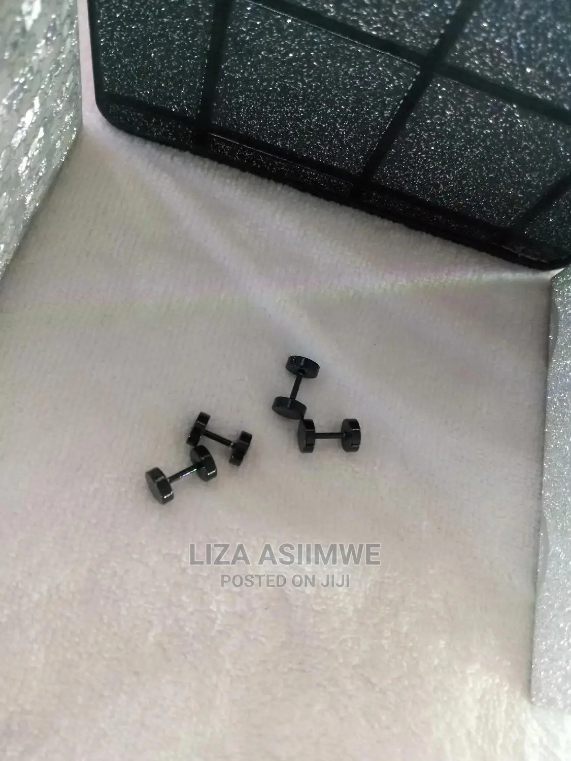 Screw Earpins Available in Black