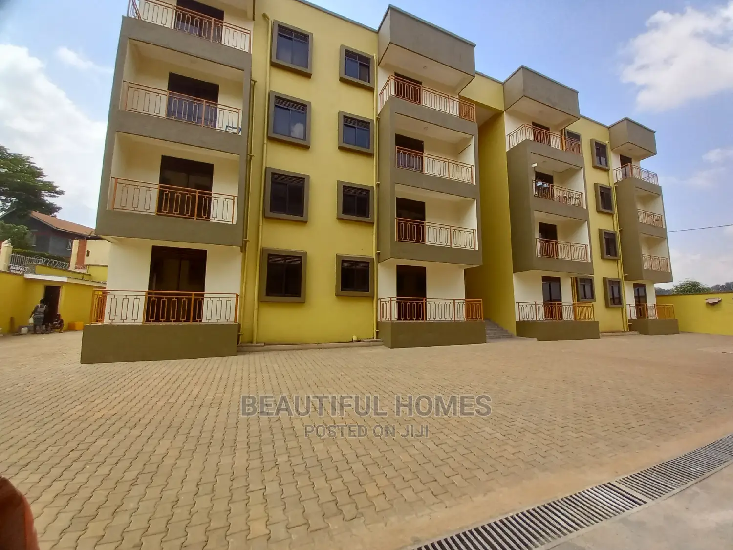 Furnished 3bdrm Condo in Kisaasi, Central Division for Sale