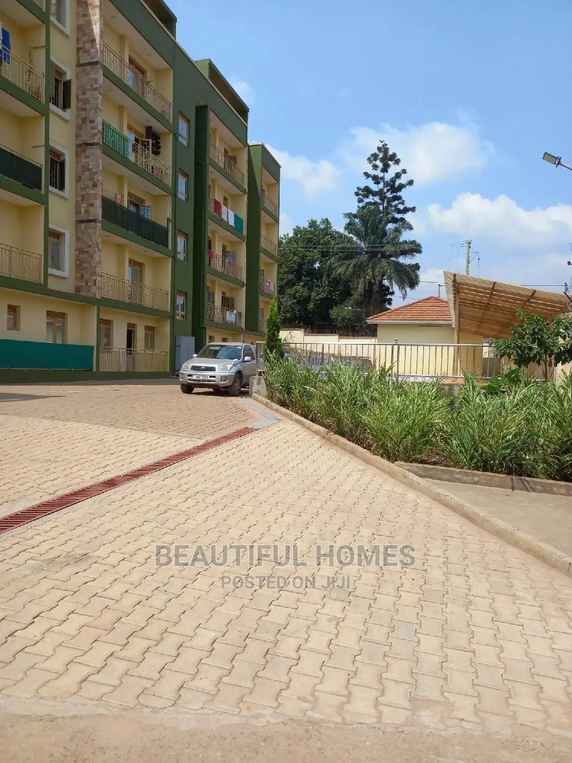 Furnished 2bdrm Condo in Bukoto, Central Division for Sale