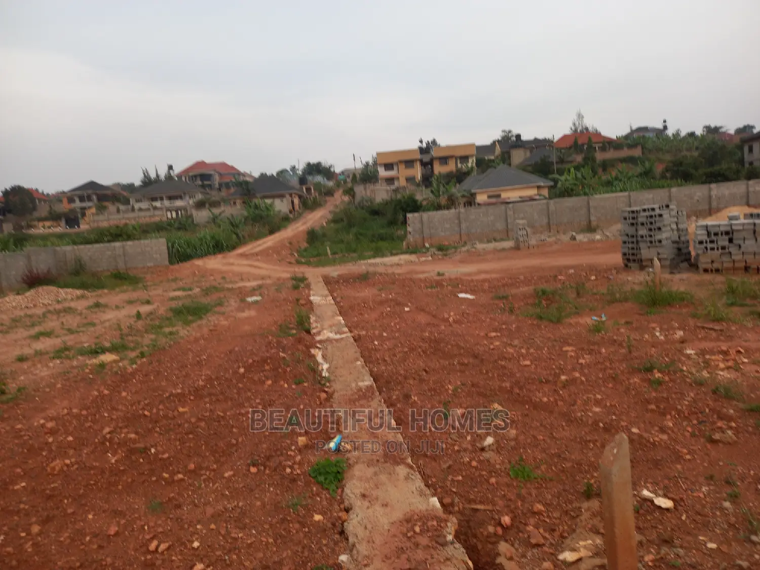 Classy 100*100 in Kasangati on Sell