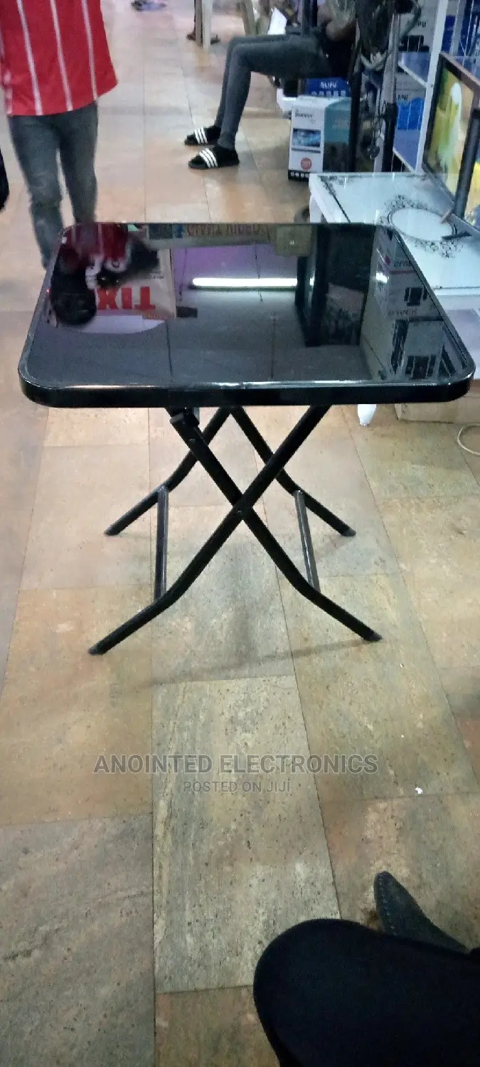 Foldable Glass Tables