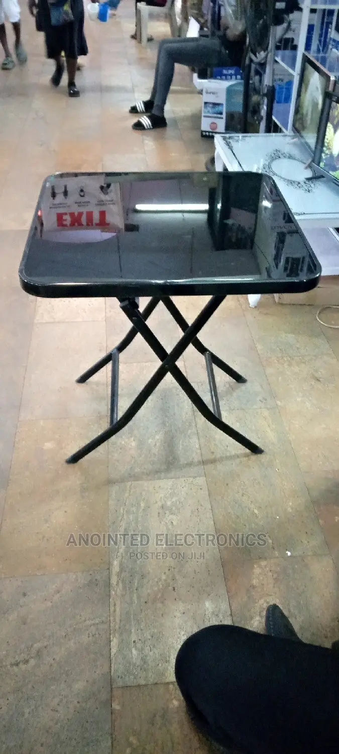 Foldable Glass Tables