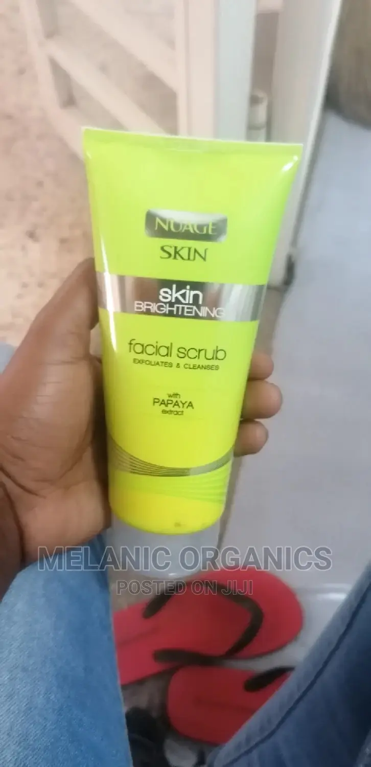 Skin Brightening Facial Scrub With Papaya Extract Nuage